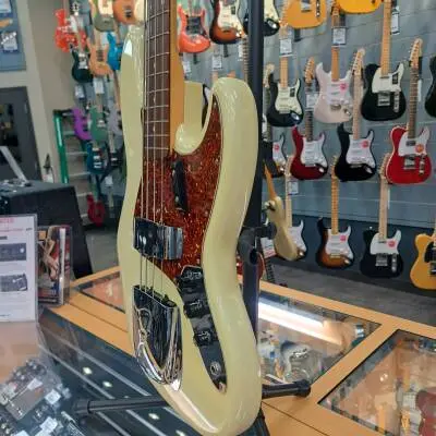 Fender Custom Shop Jazz Bass 2